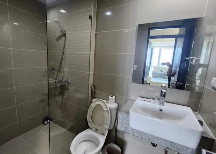 公寓 Spacious Living At Uptown Parksuites