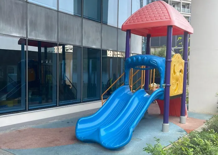 Spacious Living At Uptown Parksuites 公寓