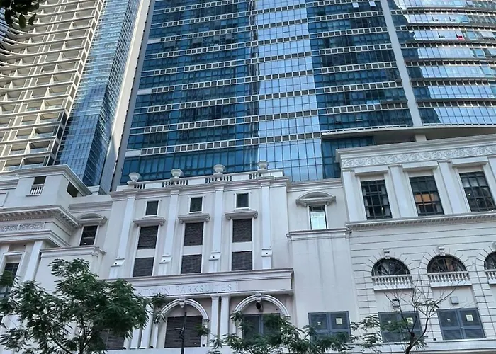公寓 Spacious Living At Uptown Parksuites